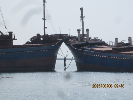 tangled anchor chains